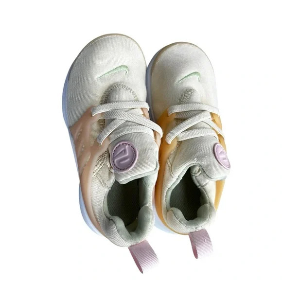 Nike Cream and Orange Sneakers Minimalist Low-Top Design Size10 C
